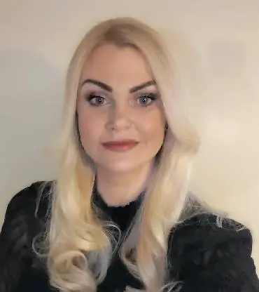 https://londonukacademy.uk/wp-content/uploads/2025/04/emma.webp